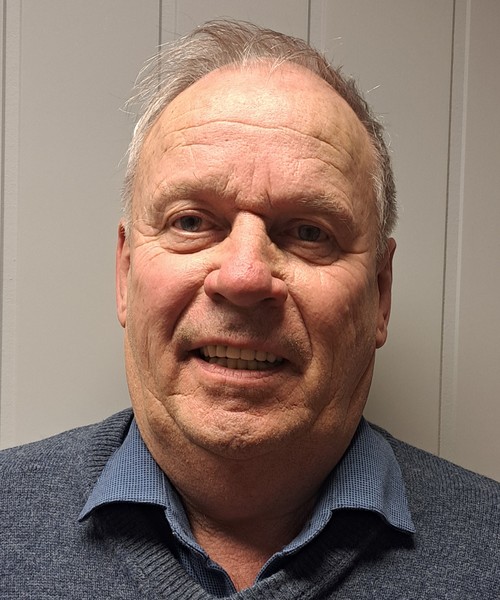 Ragnar Larsen style=